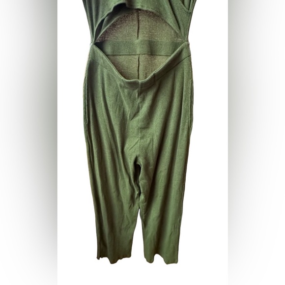 American Eagle jumpsuit. Brown, size small will fit a medium. - Picture 5 of 10